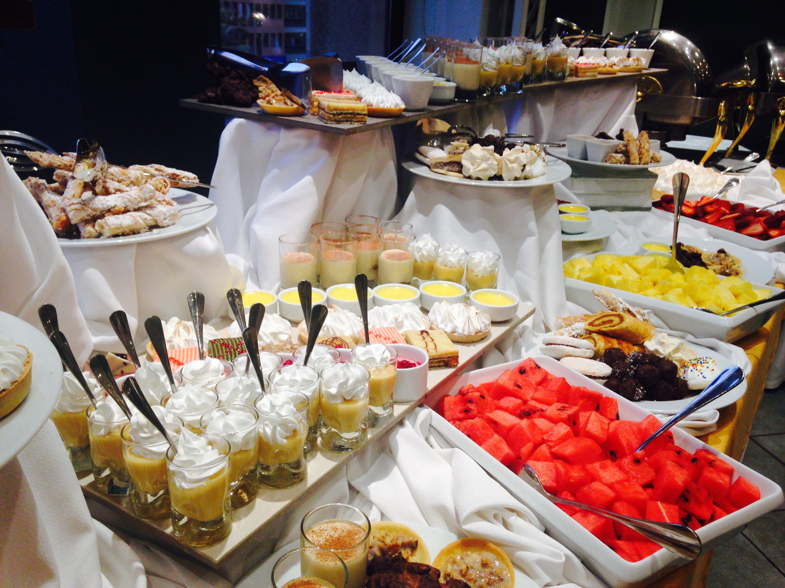 Hotel Regal Pacific סנטיאגו מראה חיצוני תמונה A dessert buffet