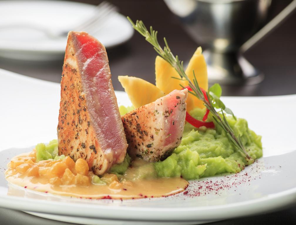 Hotel Regal Pacific סנטיאגו מראה חיצוני תמונה Tuna steak